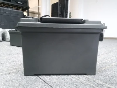 Boîtes de munitions militaires en plastique noir